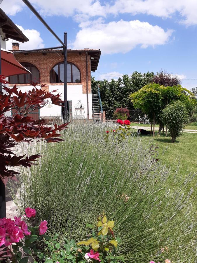 Апартаменты Cascina Volpona Case Bruciate Экстерьер фото